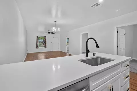 Kitchen - 609 E Grant Ave, Guthrie, OK 73044 photo 3 of 5