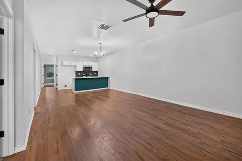 Living - 609 E Grant Ave, Guthrie, OK 73044 photo 1 of 3