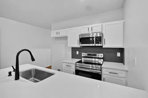 Kitchen - 609 E Grant Ave, Guthrie, OK 73044 photo 4 of 5