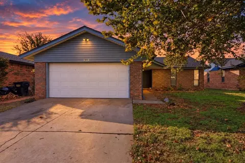646 W Linden Dr, Mustang, OK 73064
