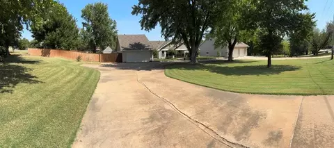 1611 E Coffee Creek Rd, Edmond, OK 73034