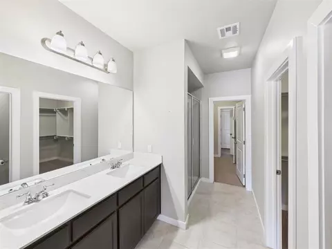 Bath - 11601 Split Oak Cir, Guthrie, OK 73044 photo 4 of 5