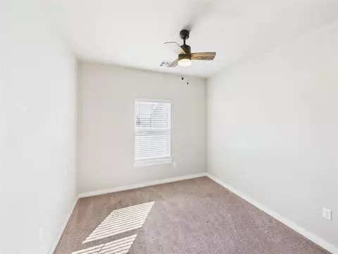 Bedroom - 11601 Split Oak Cir, Guthrie, OK 73044 photo 2 of 5