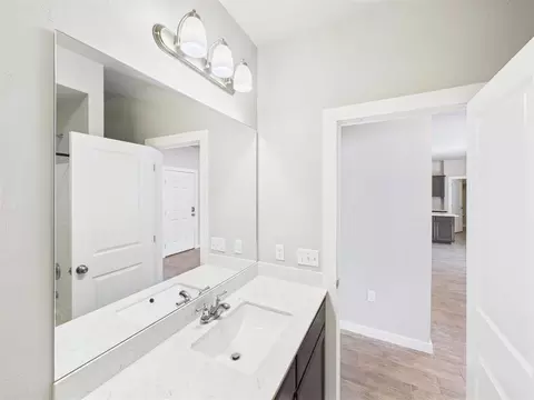 Bath - 11601 Split Oak Cir, Guthrie, OK 73044 photo 3 of 5