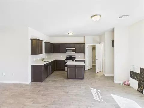 Kitchen - 11601 Split Oak Cir, Guthrie, OK 73044 photo 1 of 2