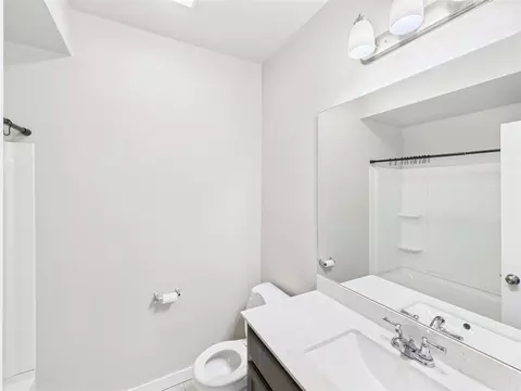 Bath - 11601 Split Oak Cir, Guthrie, OK 73044 photo 1 of 5
