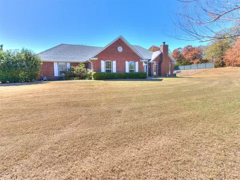 Exterior - 9950 E Boyd St, Norman, OK 73026 photo 3 of 12