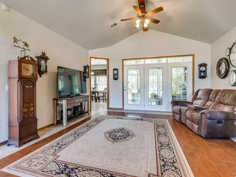 Living - 9950 E Boyd St, Norman, OK 73026 photo 1 of 3