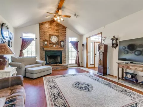 Living - 9950 E Boyd St, Norman, OK 73026 photo 2 of 3