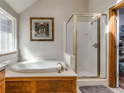 Bath - 9950 E Boyd St, Norman, OK 73026 photo 2 of 3
