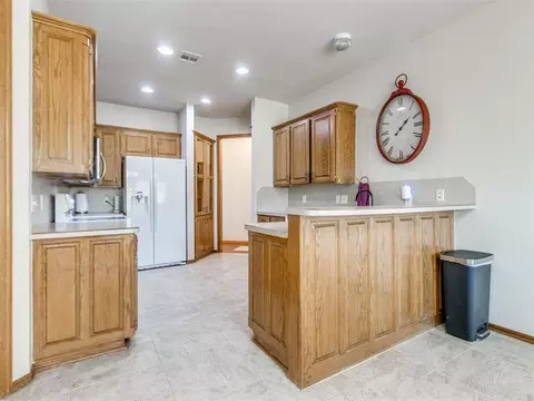 Kitchen - 9950 E Boyd St, Norman, OK 73026 photo 1 of 4