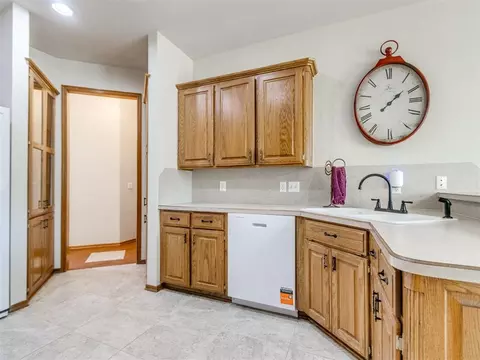 Kitchen - 9950 E Boyd St, Norman, OK 73026 photo 2 of 4