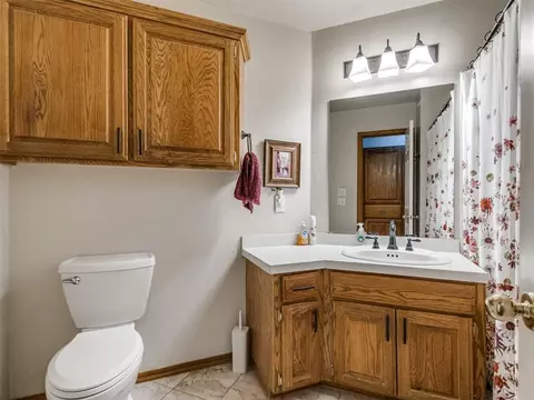 Bath - 9950 E Boyd St, Norman, OK 73026 photo 3 of 3
