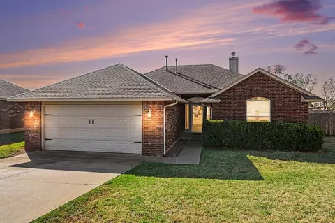 986 Olde Town Dr, Piedmont, OK 73078