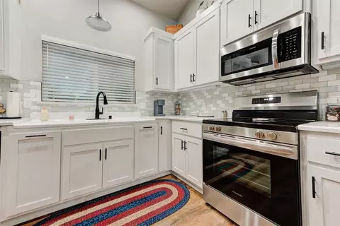 Kitchen - 319 E Cedar Dr, Tuttle, OK 73089 photo 7 of 7