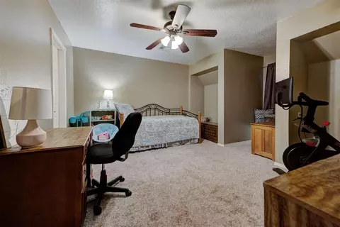 Bedroom - 319 E Cedar Dr, Tuttle, OK 73089 photo 4 of 7