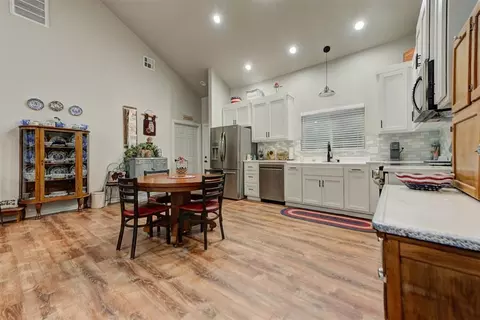 Kitchen - 319 E Cedar Dr, Tuttle, OK 73089 photo 6 of 7