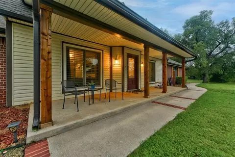 Exterior - 319 E Cedar Dr, Tuttle, OK 73089 photo 4 of 8