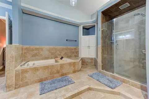 Bath - 319 E Cedar Dr, Tuttle, OK 73089 photo 2 of 7