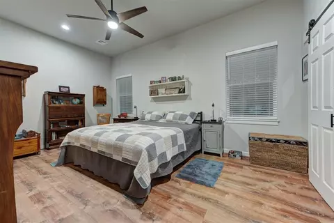 Bedroom - 319 E Cedar Dr, Tuttle, OK 73089 photo 6 of 7