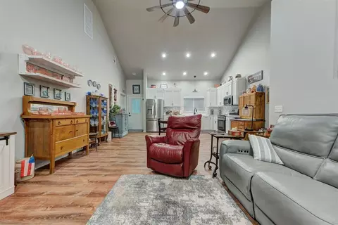 Entry Way - 319 E Cedar Dr, Tuttle, OK 73089 photo 7 of 8