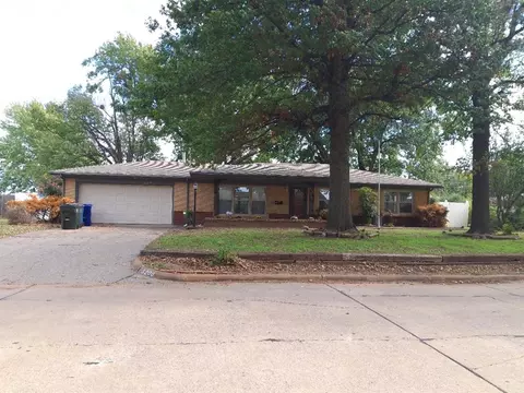 3208 Bella Vista Dr, Midwest City, OK 73110