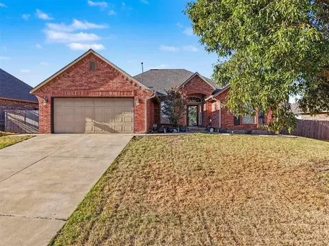10915 Blue Sky Dr, Midwest City, OK 73130