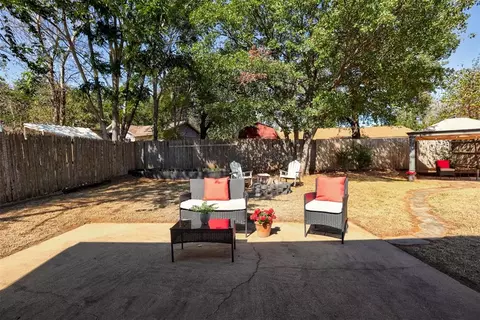 Exterior - 3419 E Noble Dr, Edmond, OK 73034 photo 3 of 7