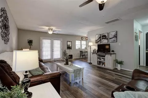 Living - 3419 E Noble Dr, Edmond, OK 73034 photo 3 of 3