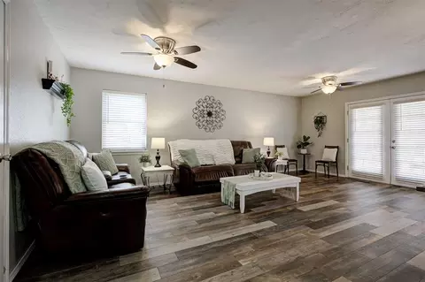 Living - 3419 E Noble Dr, Edmond, OK 73034 photo 1 of 3