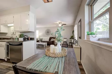 Dining - 3419 E Noble Dr, Edmond, OK 73034 photo 2 of 2