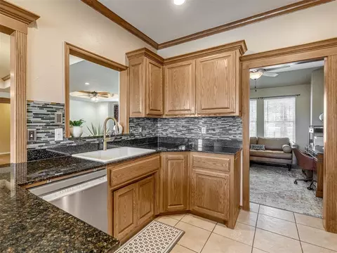 Kitchen - 4105 Frontier Ln, Tuttle, OK 73089 photo 2 of 4