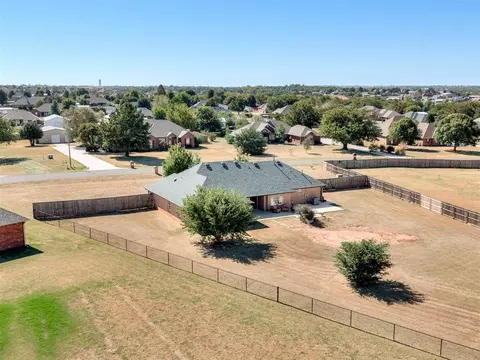 View/Area - 4105 Frontier Ln, Tuttle, OK 73089 photo 5 of 6