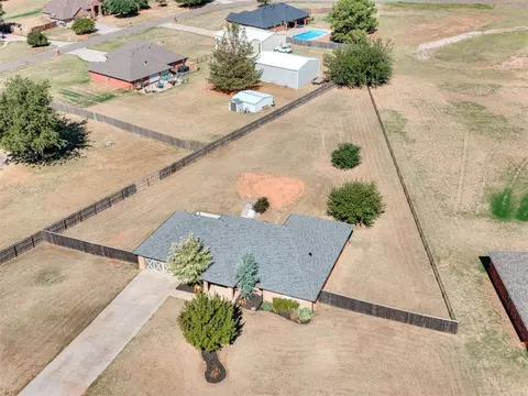 View/Area - 4105 Frontier Ln, Tuttle, OK 73089 photo 3 of 6