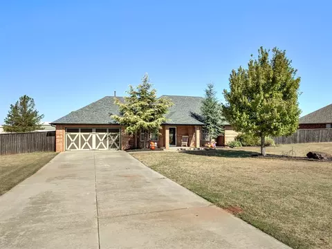 Exterior - 4105 Frontier Ln, Tuttle, OK 73089 photo 2 of 5