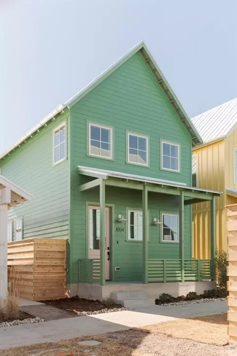 1054 Hangar Dr, Oklahoma City, OK 73108