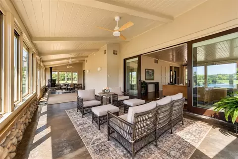 Exterior - 800 W Cimarron Blvd, Crescent, OK 73028 photo 5 of 10