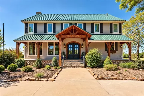 Exterior - 800 W Cimarron Blvd, Crescent, OK 73028 photo 3 of 10