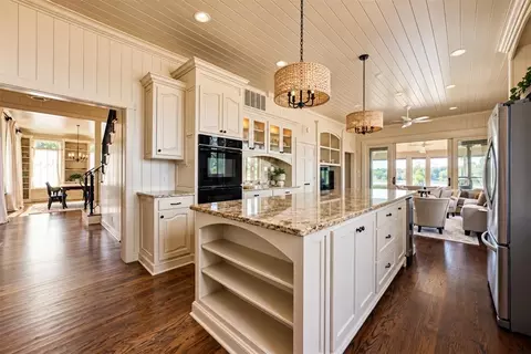 Kitchen - 800 W Cimarron Blvd, Crescent, OK 73028 photo 1 of 4