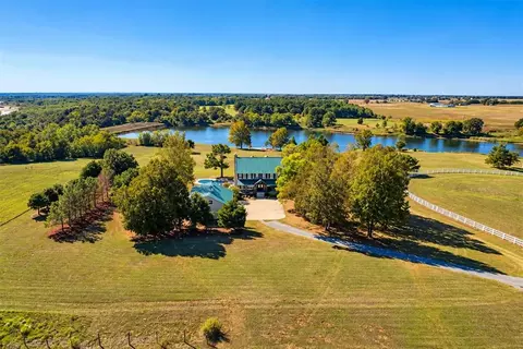 View/Area - 800 W Cimarron Blvd, Crescent, OK 73028 photo 1 of 4
