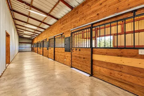 Entry Way - 800 W Cimarron Blvd, Crescent, OK 73028 photo 5 of 5