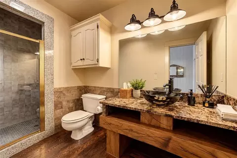 Bath - 800 W Cimarron Blvd, Crescent, OK 73028 photo 1 of 6