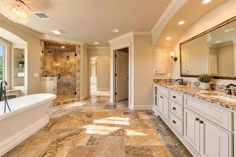 Bath - 800 W Cimarron Blvd, Crescent, OK 73028 photo 2 of 6