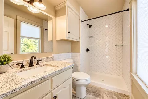 Bath - 800 W Cimarron Blvd, Crescent, OK 73028 photo 6 of 6