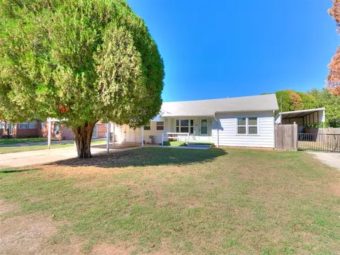 517 W Ash St, Lexington, OK 73051