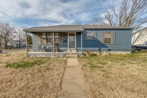 523 Foster Pl, Midwest City, OK 73110