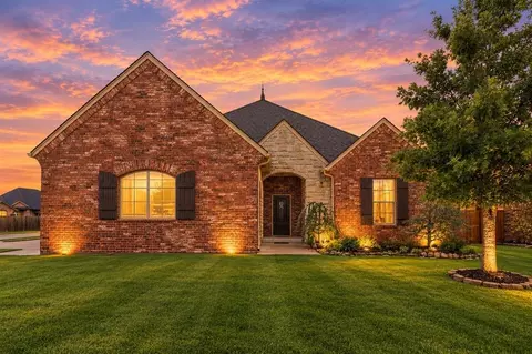 13608 Cobblestone Curve Rd, Oklahoma City, OK 73142