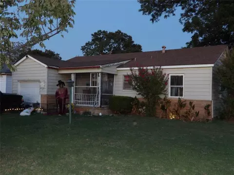 1721 Field Dr, Enid, OK 73703