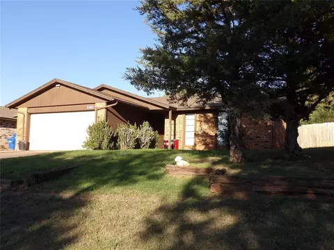 1105 Hillside Dr, Enid, OK 73701