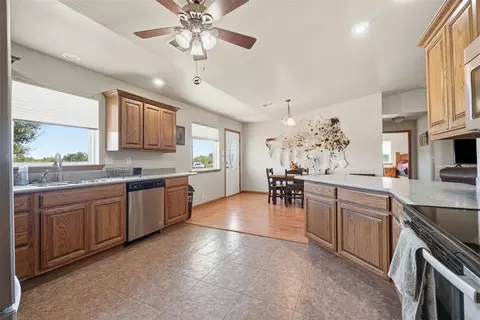 Kitchen - 9159 N 1750 Rd, Cheyenne, OK 73628 photo 4 of 4